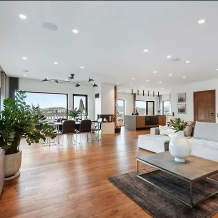 Wonderful House In וילה Ålesund